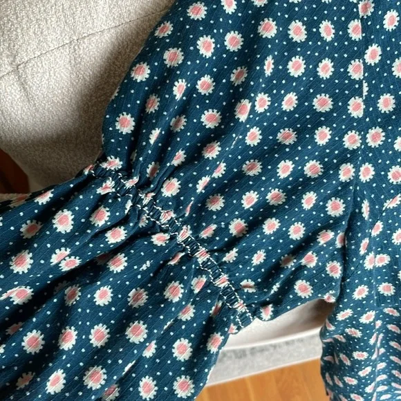 Pilcro double puff-sleeve blouse (large) - Picture 4 of 7